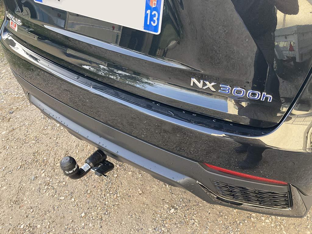 Attelage rotule automatique Lexux NX 300 hybride